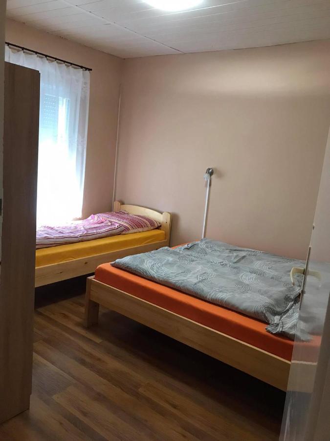 דירות Hajdúszoboszló Tahiti Apartman מראה חיצוני תמונה