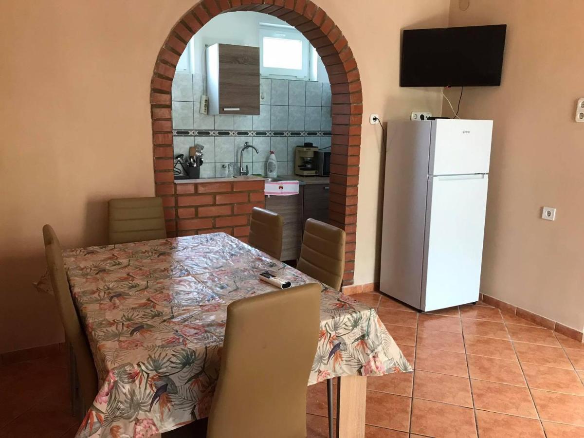 דירות Hajdúszoboszló Tahiti Apartman מראה חיצוני תמונה