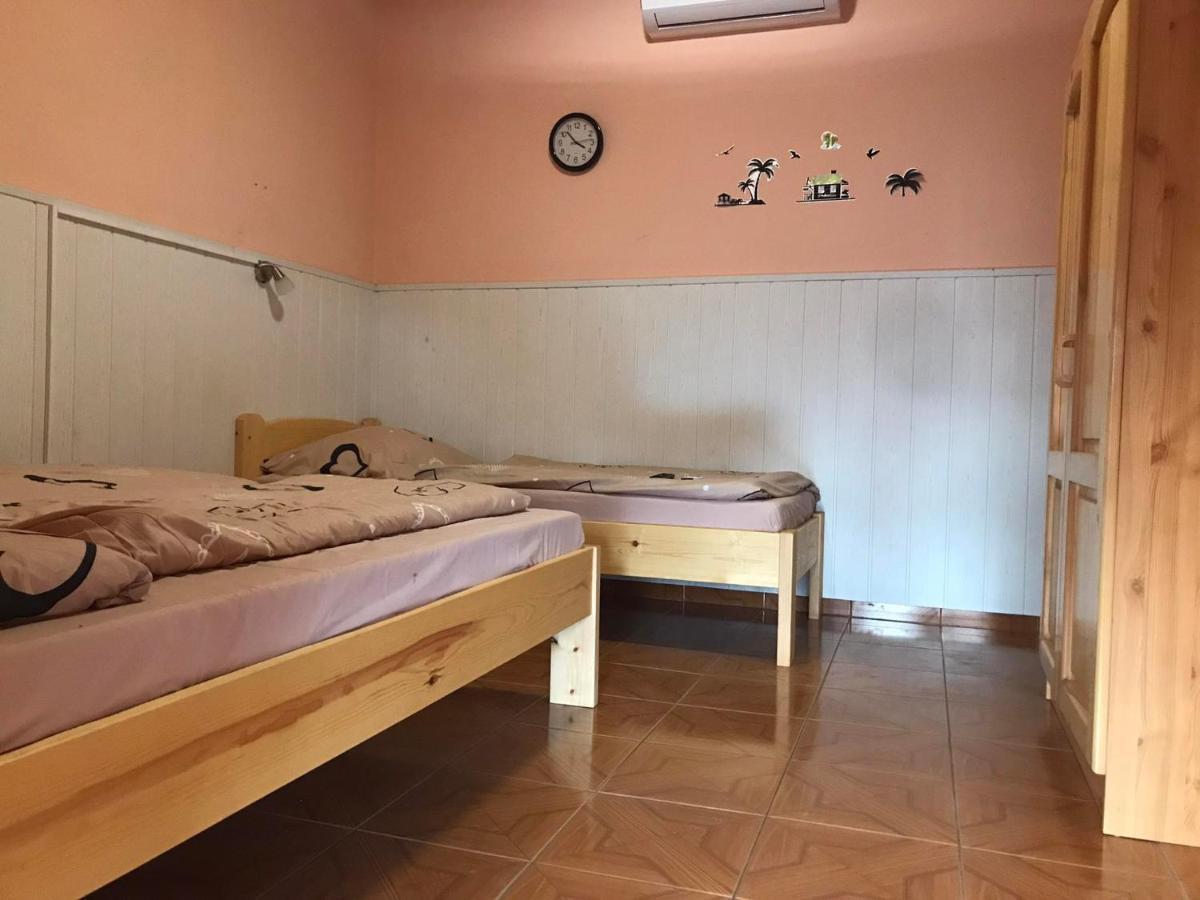 דירות Hajdúszoboszló Tahiti Apartman מראה חיצוני תמונה
